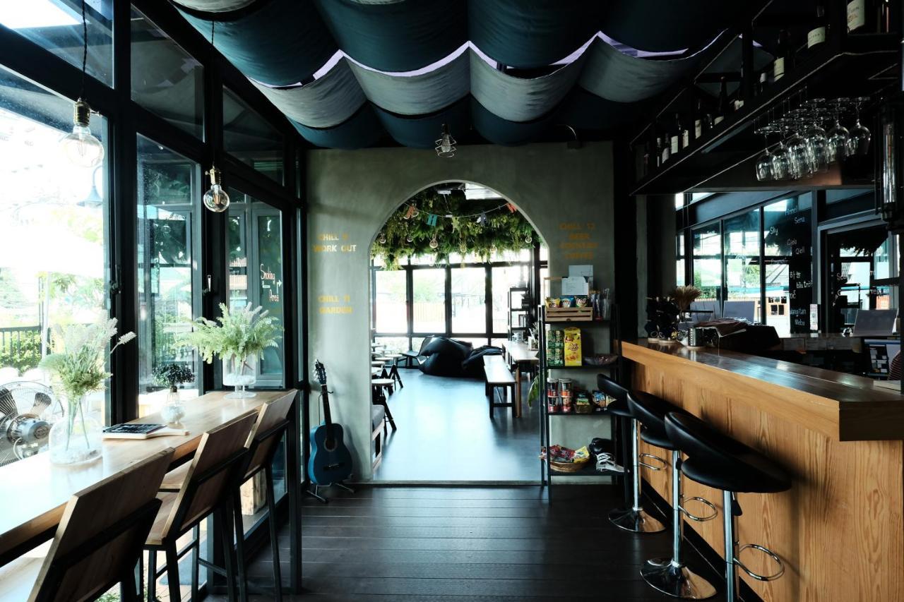 Wayha Hostel Don Mueang Airport Банкок Екстериор снимка