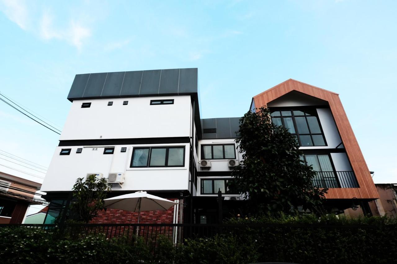 Wayha Hostel Don Mueang Airport Банкок Екстериор снимка