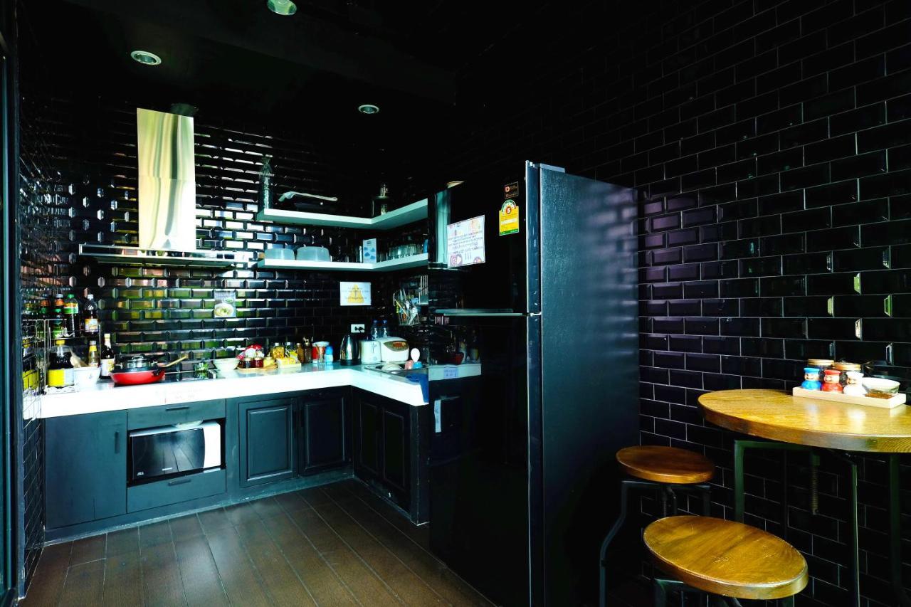 Wayha Hostel Don Mueang Airport Банкок Екстериор снимка