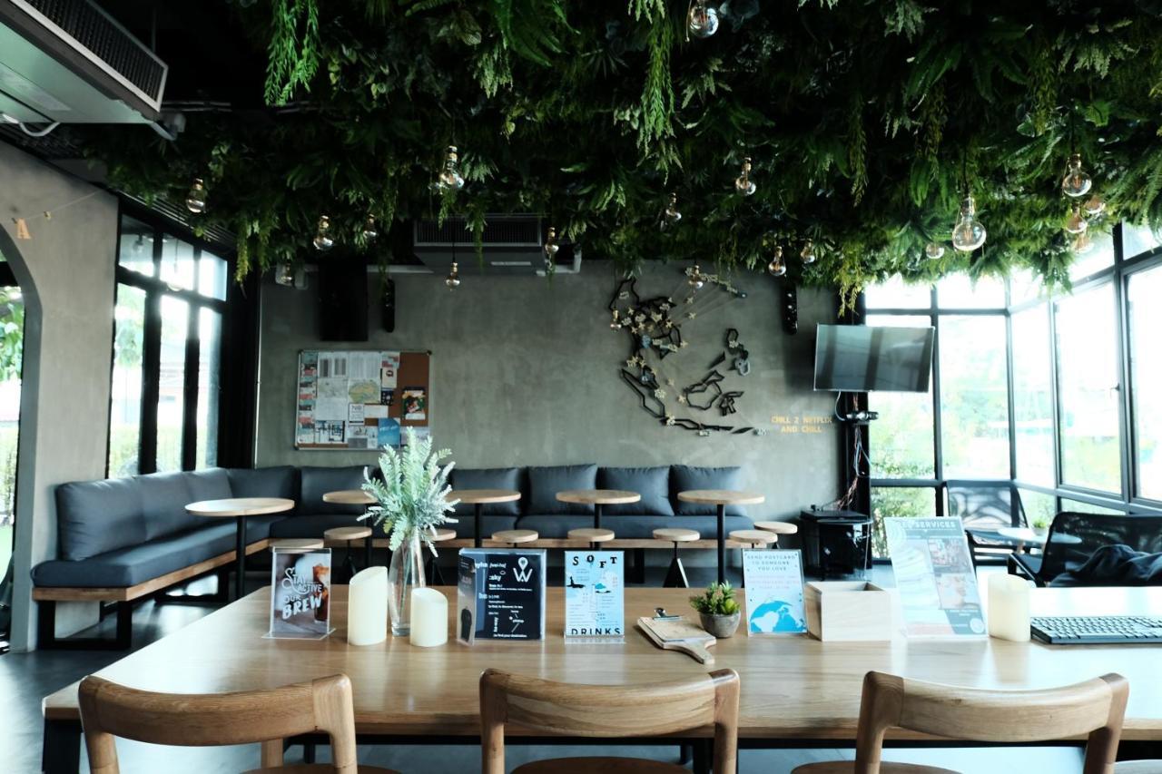 Wayha Hostel Don Mueang Airport Банкок Екстериор снимка