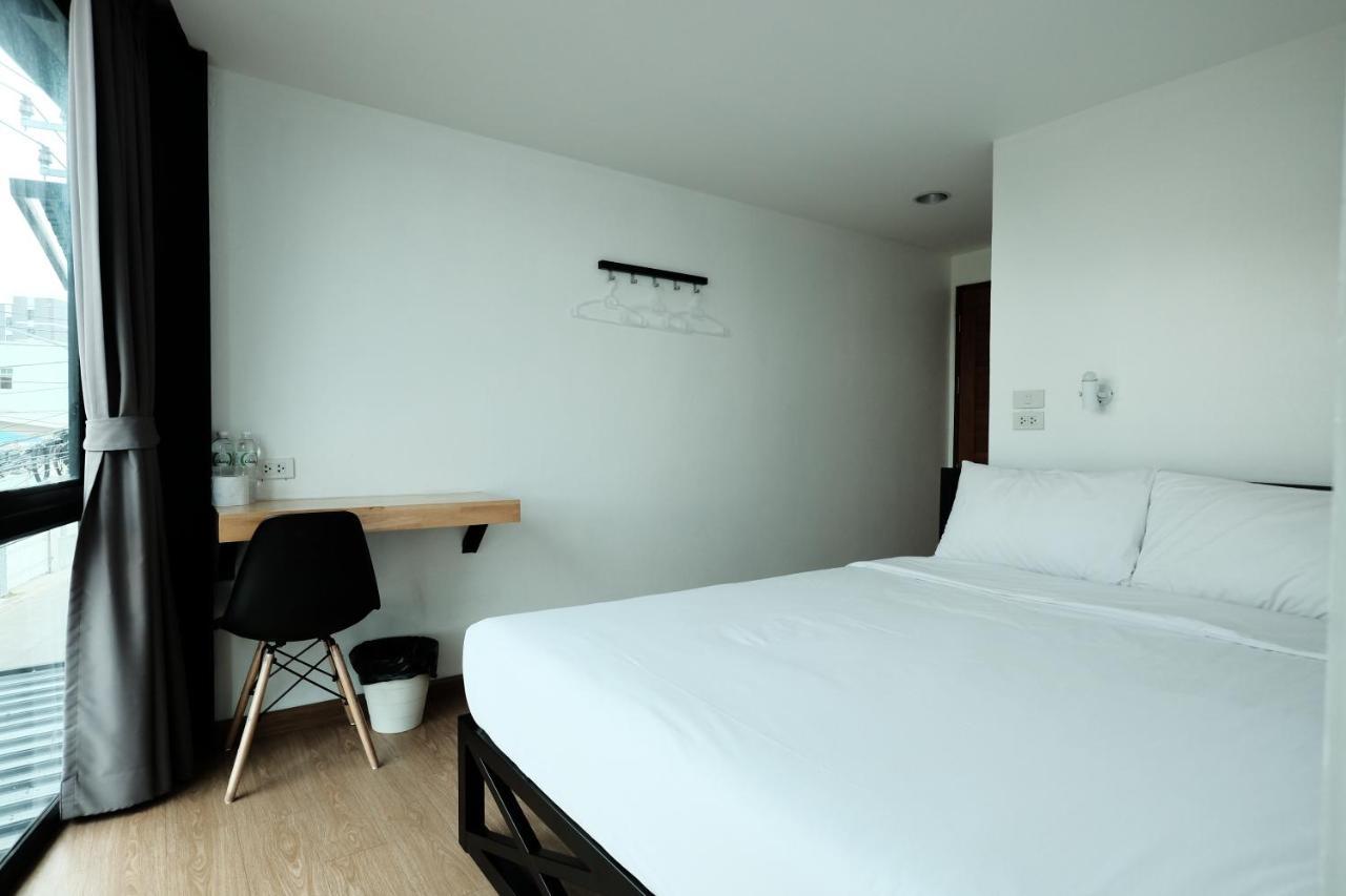 Wayha Hostel Don Mueang Airport Банкок Екстериор снимка