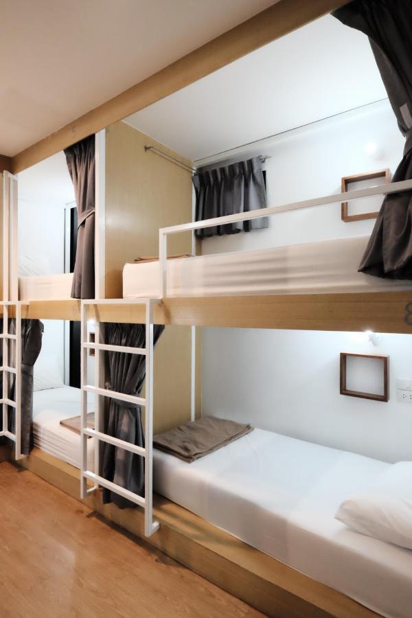 Wayha Hostel Don Mueang Airport Банкок Екстериор снимка