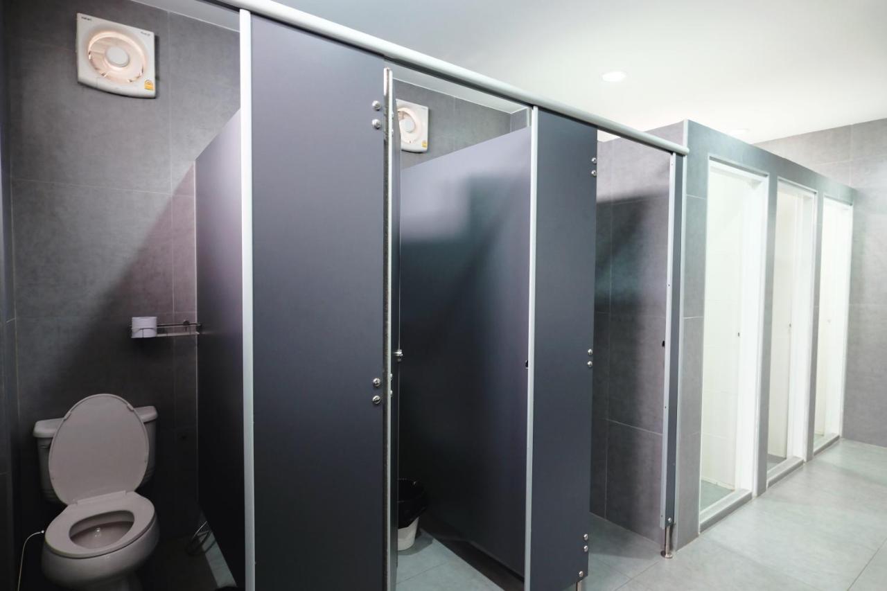 Wayha Hostel Don Mueang Airport Банкок Екстериор снимка