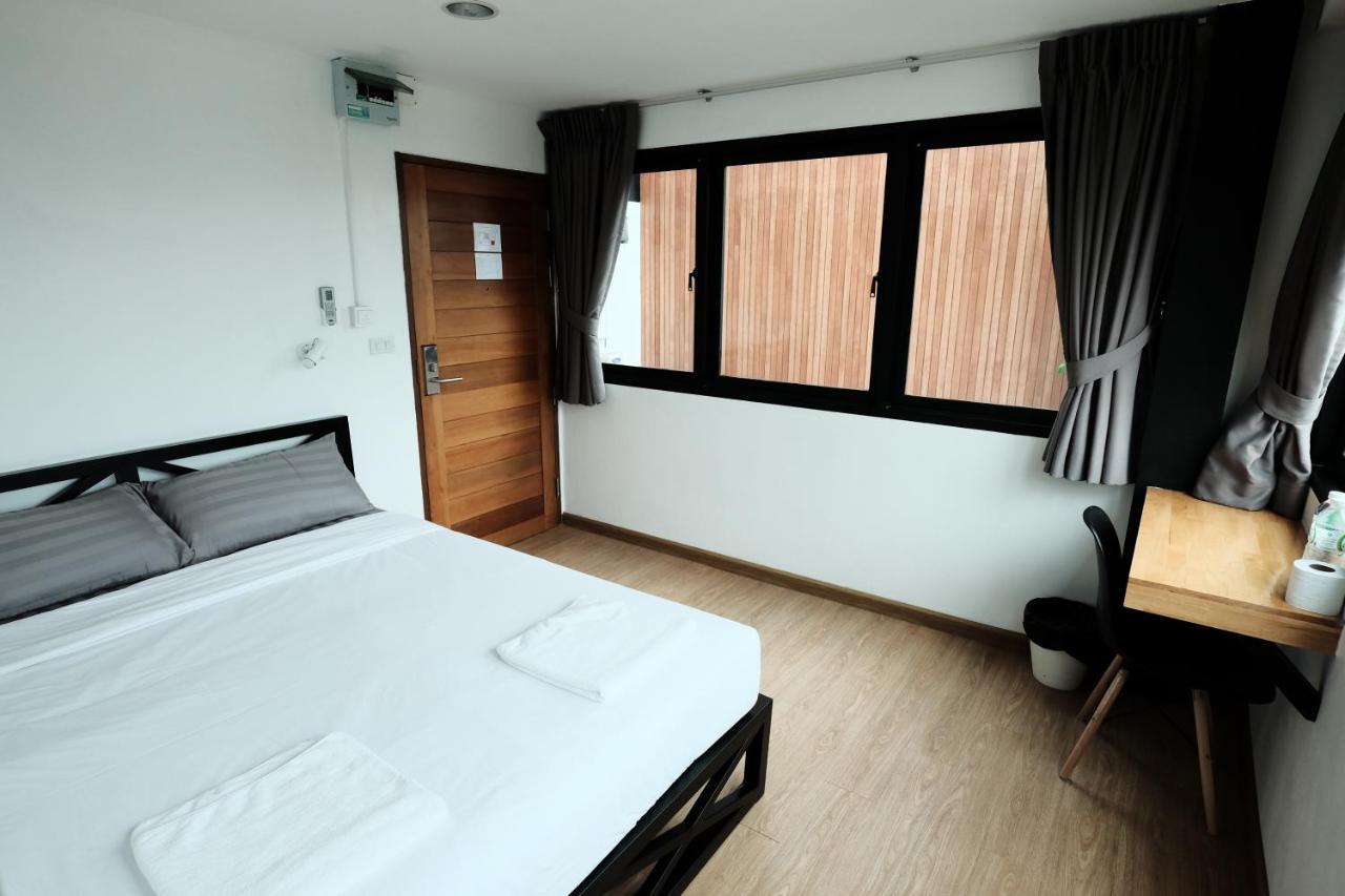 Wayha Hostel Don Mueang Airport Банкок Екстериор снимка