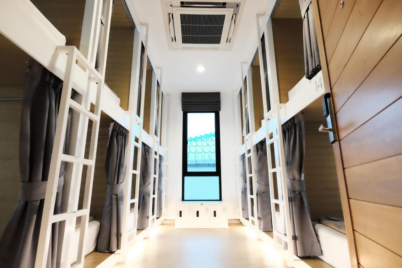 Wayha Hostel Don Mueang Airport Банкок Екстериор снимка