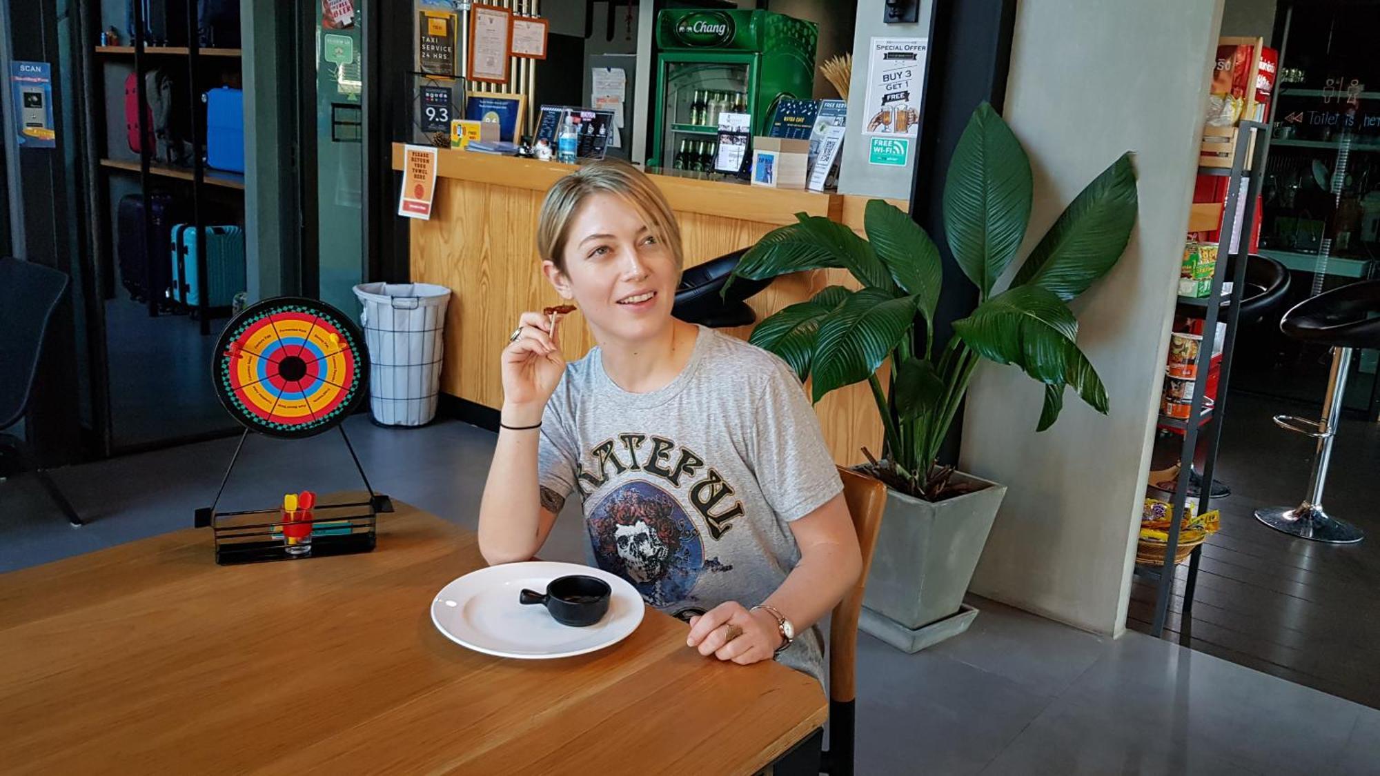Wayha Hostel Don Mueang Airport Банкок Екстериор снимка