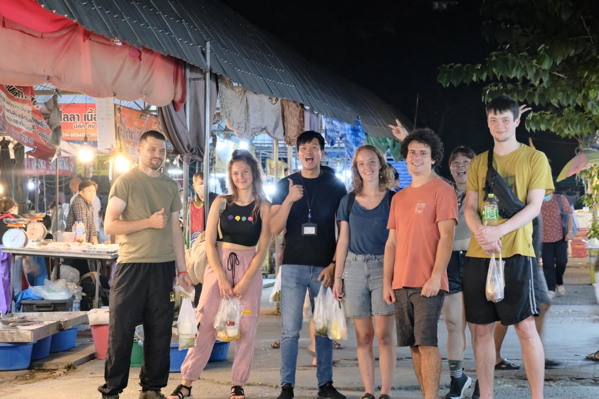 Wayha Hostel Don Mueang Airport Банкок Екстериор снимка