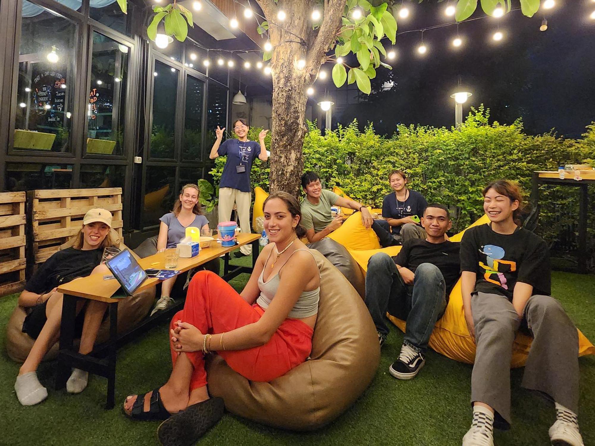 Wayha Hostel Don Mueang Airport Банкок Екстериор снимка