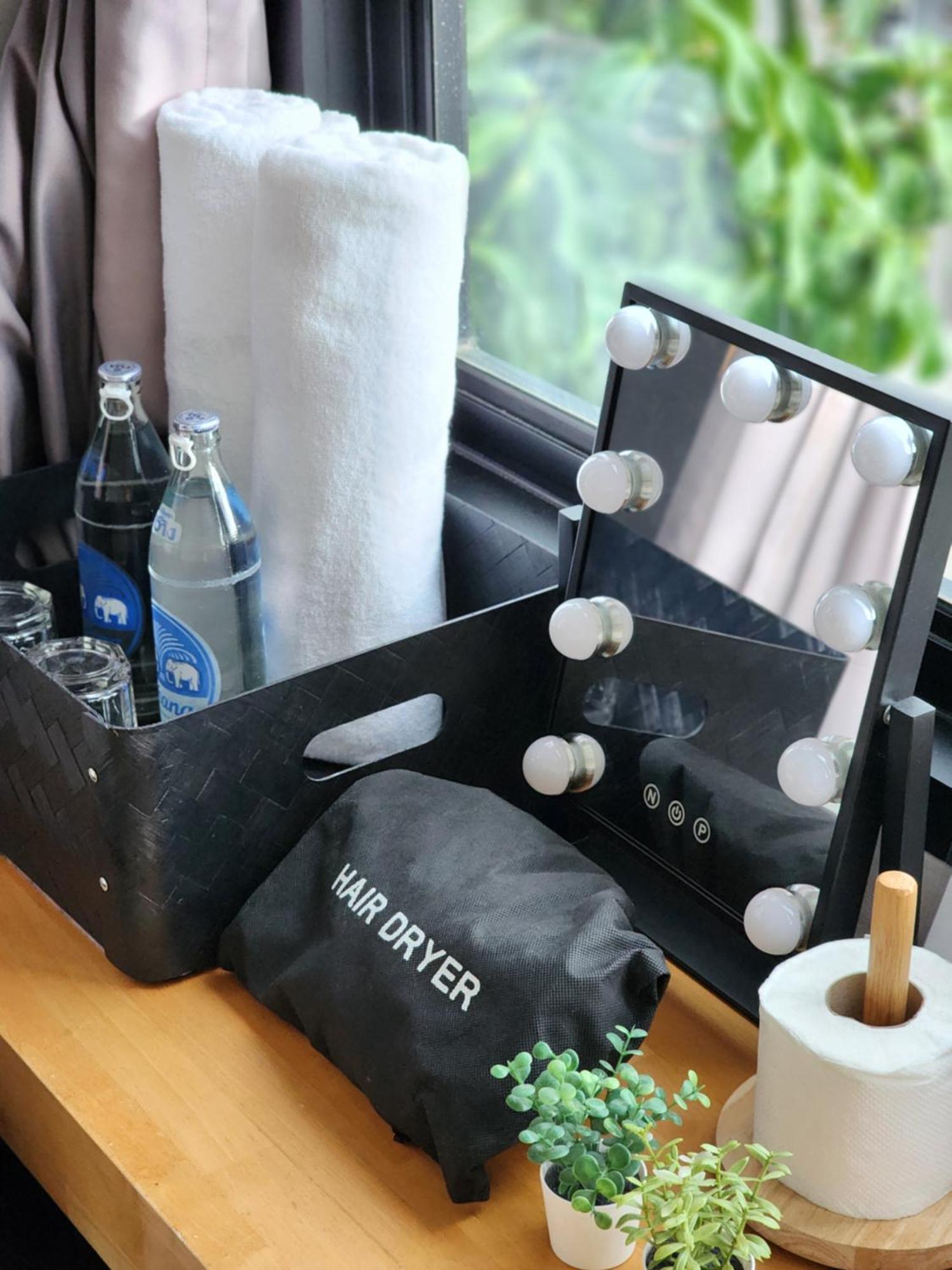 Wayha Hostel Don Mueang Airport Банкок Екстериор снимка