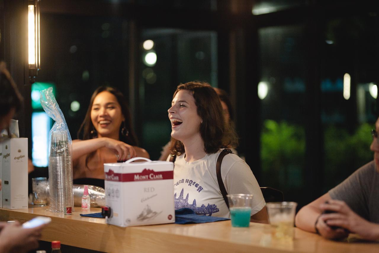 Wayha Hostel Don Mueang Airport Банкок Екстериор снимка