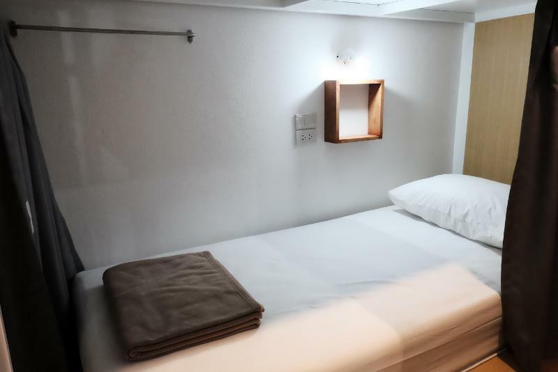 Wayha Hostel Don Mueang Airport Банкок Екстериор снимка
