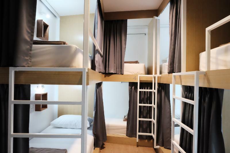 Wayha Hostel Don Mueang Airport Банкок Екстериор снимка