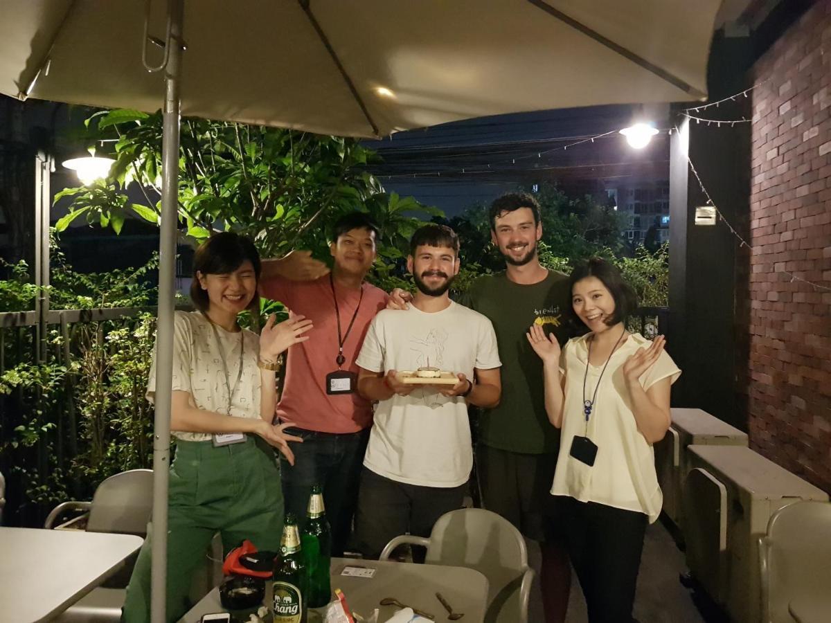 Wayha Hostel Don Mueang Airport Банкок Екстериор снимка