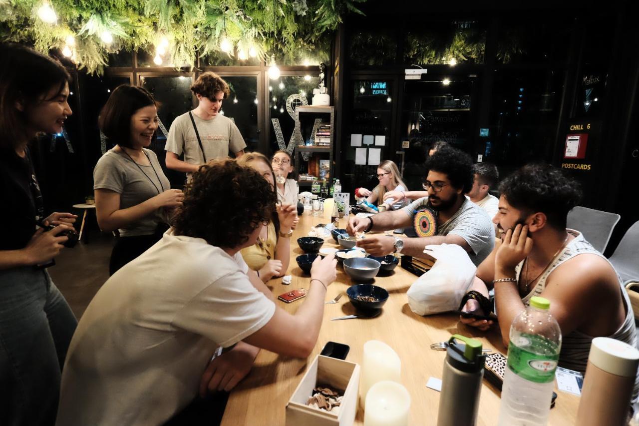 Wayha Hostel Don Mueang Airport Банкок Екстериор снимка